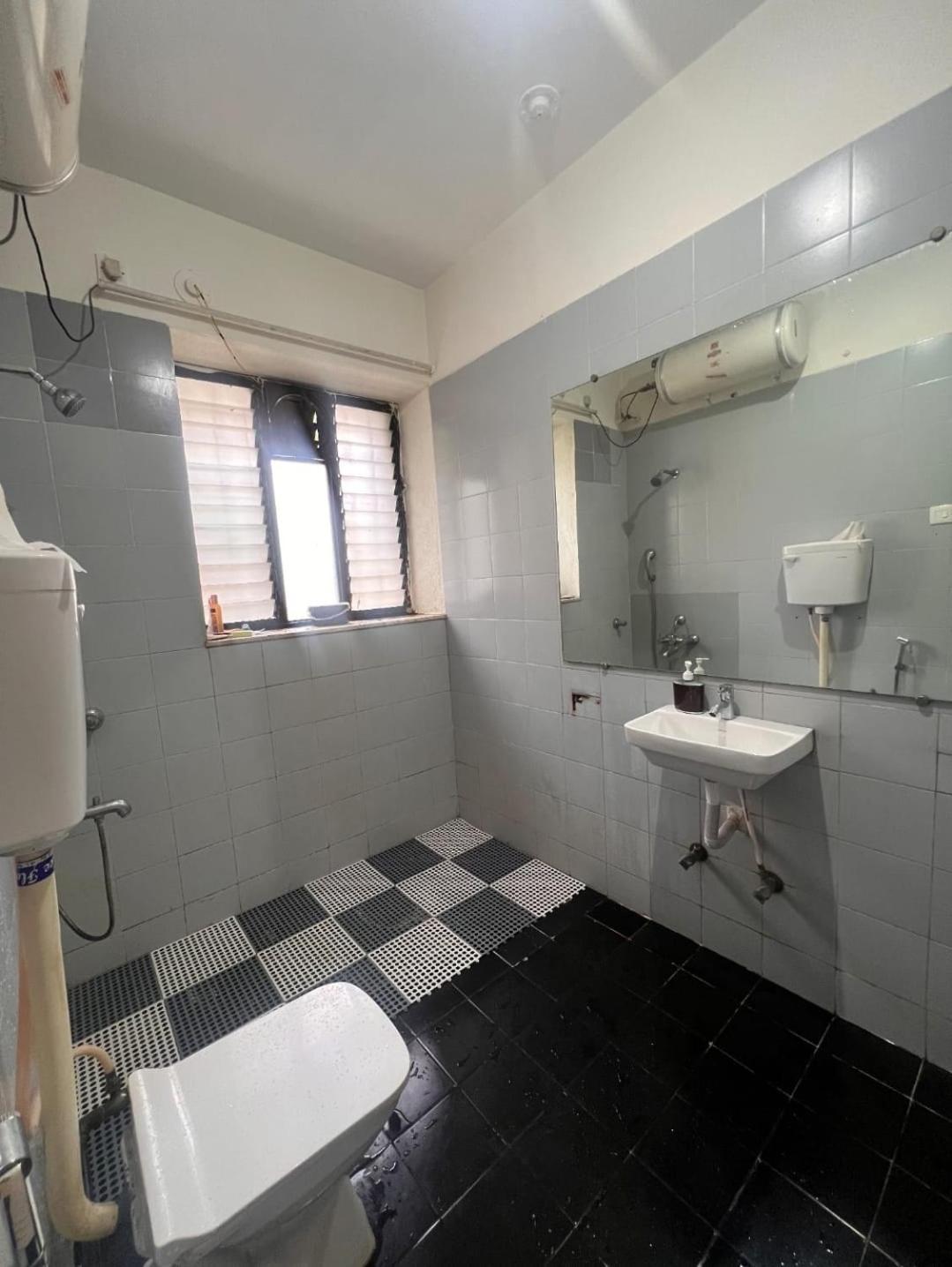 Rostel Backpackers * Pune