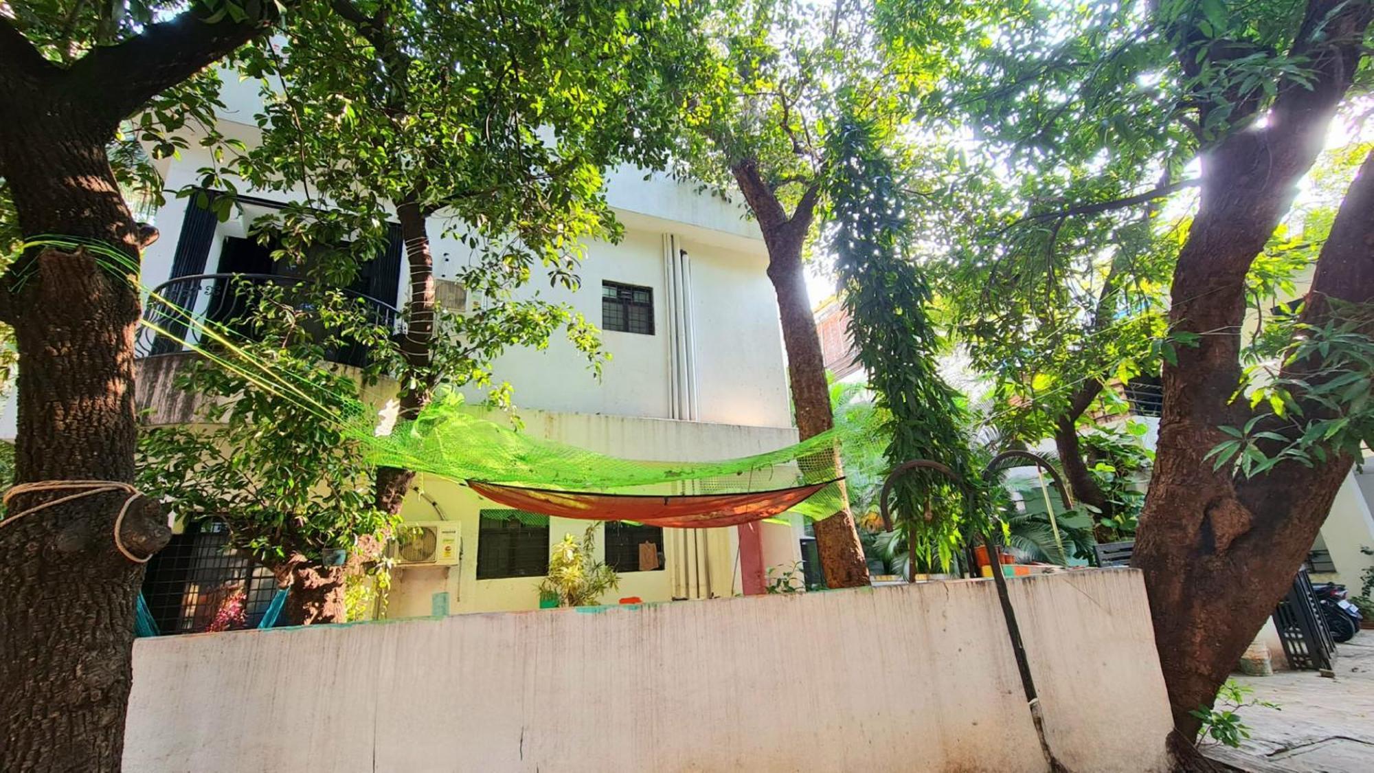 Hostel Rostel Backpackers *