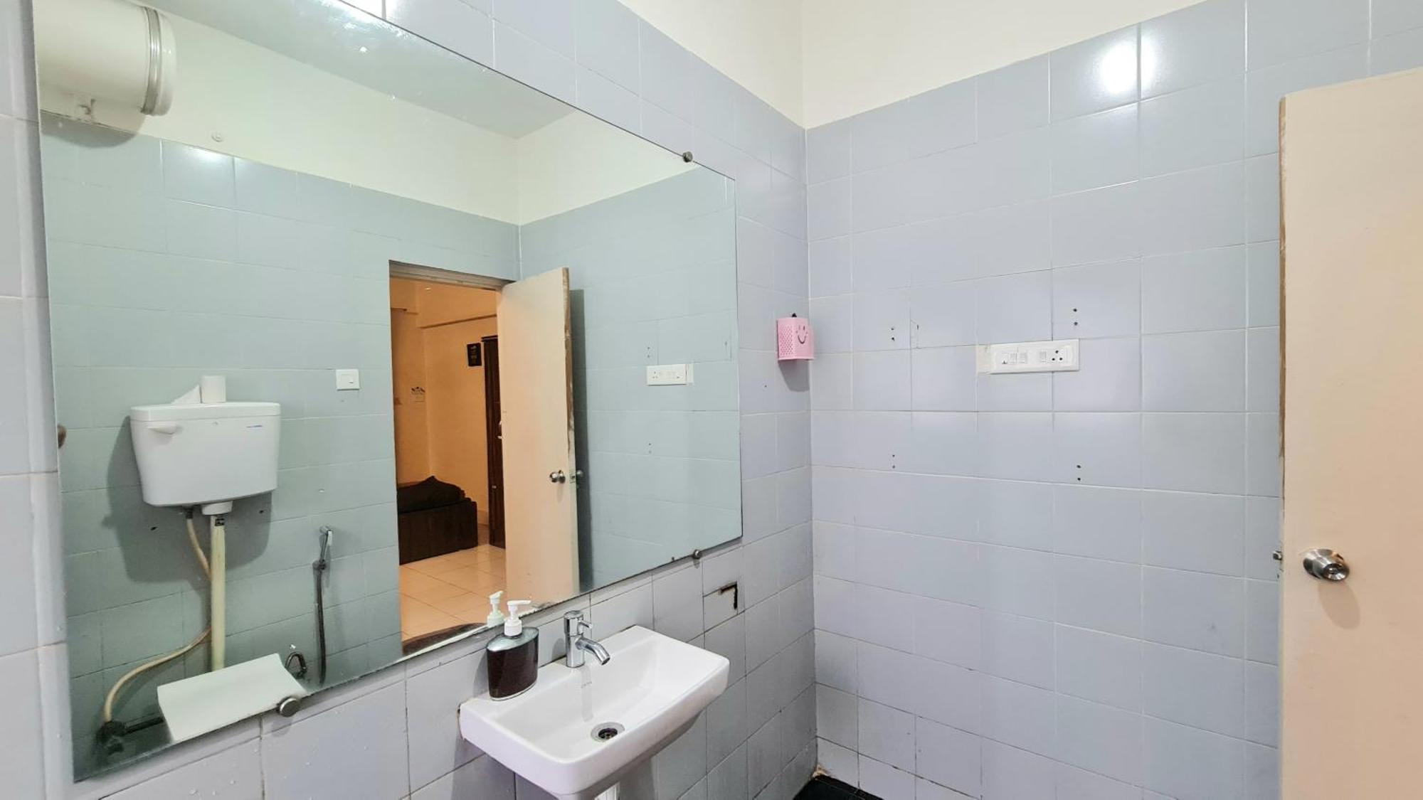 Hostel Rostel Backpackers *