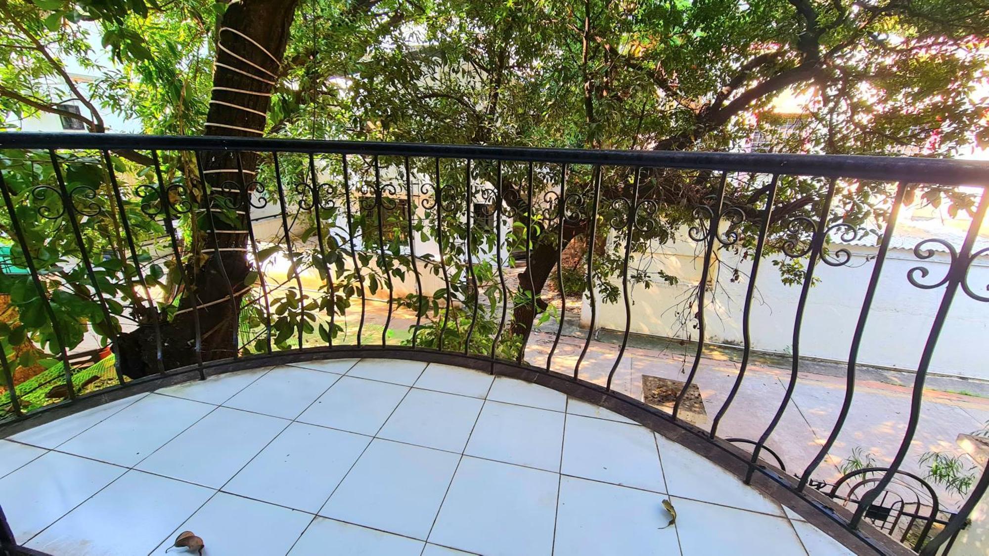 Rostel Backpackers Hostel *